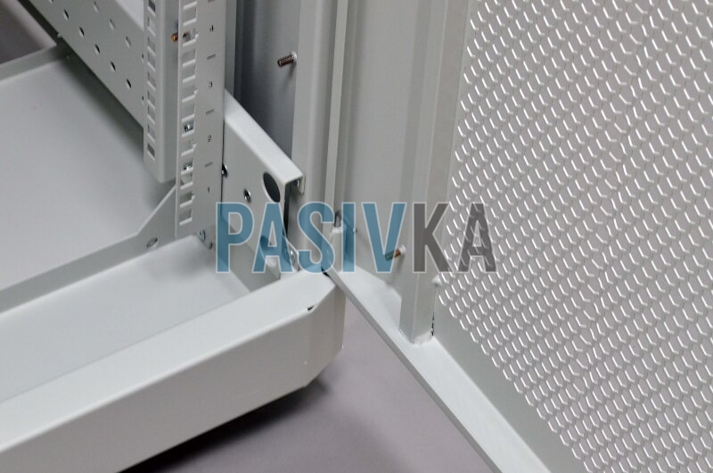 Телекомунікаційна підлогова шафа 42U глибина 865 мм перфоровані двері (66%) сірий CMS UA-MGSE4268MPG, фото 5