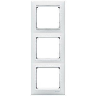 Рамка на 3 поста вертикальна біла Legrand Valena 774457, фото 1
